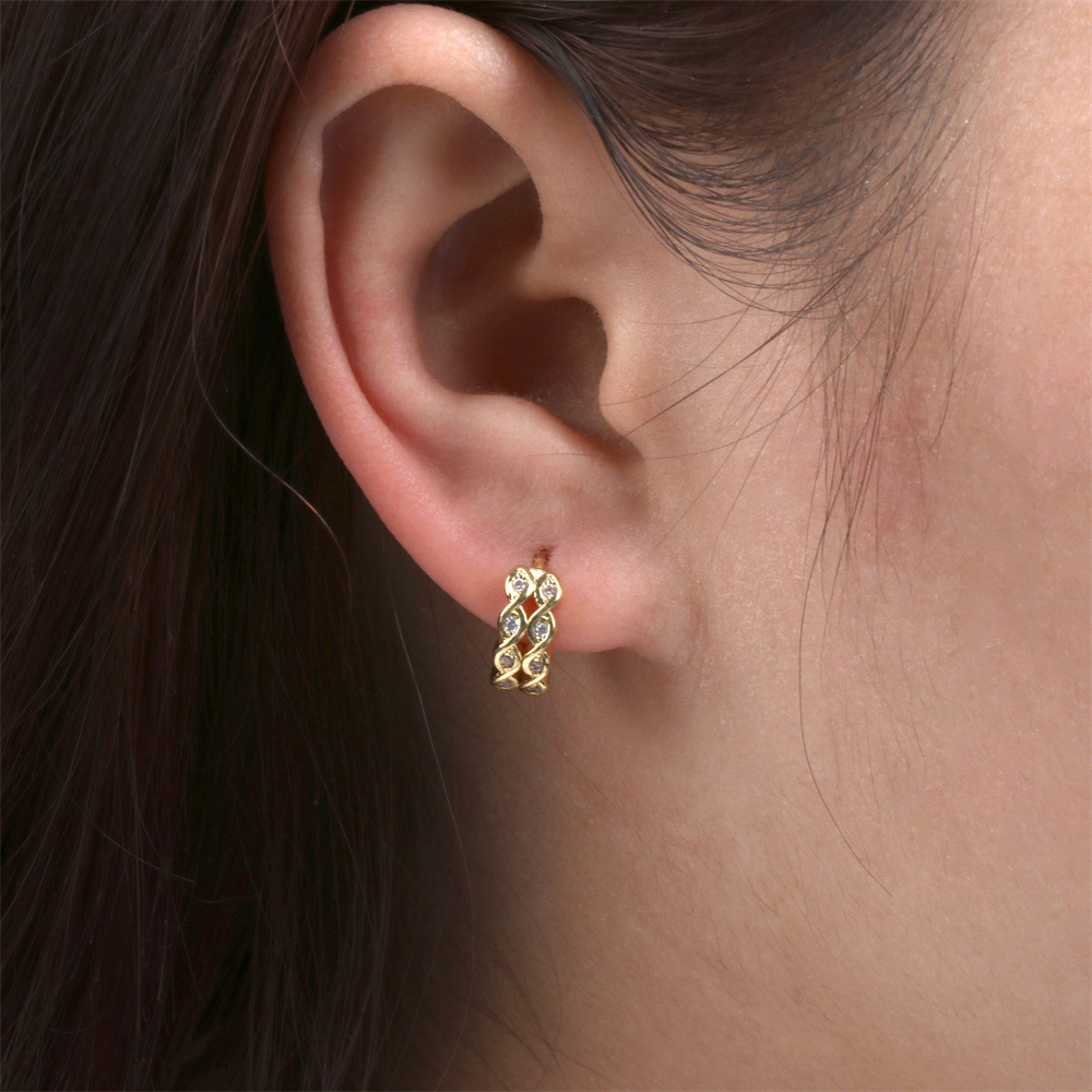 Boucles D&#39;oreilles Simples En Cuivre Plaqué Or Diamant Double Rangée En Forme De 8 Femme display picture 5