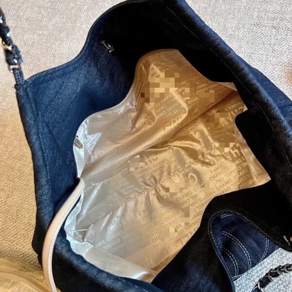 Denim capacious one-shoulder bag