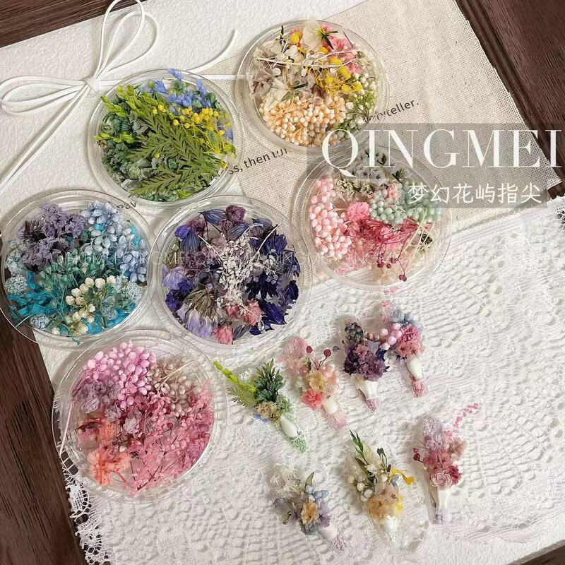 Qm Japanese-Style Ins-Style Nail Art with Dried Flowers in Monet Garden Color Scheme and Small Flower Nail Decorations
