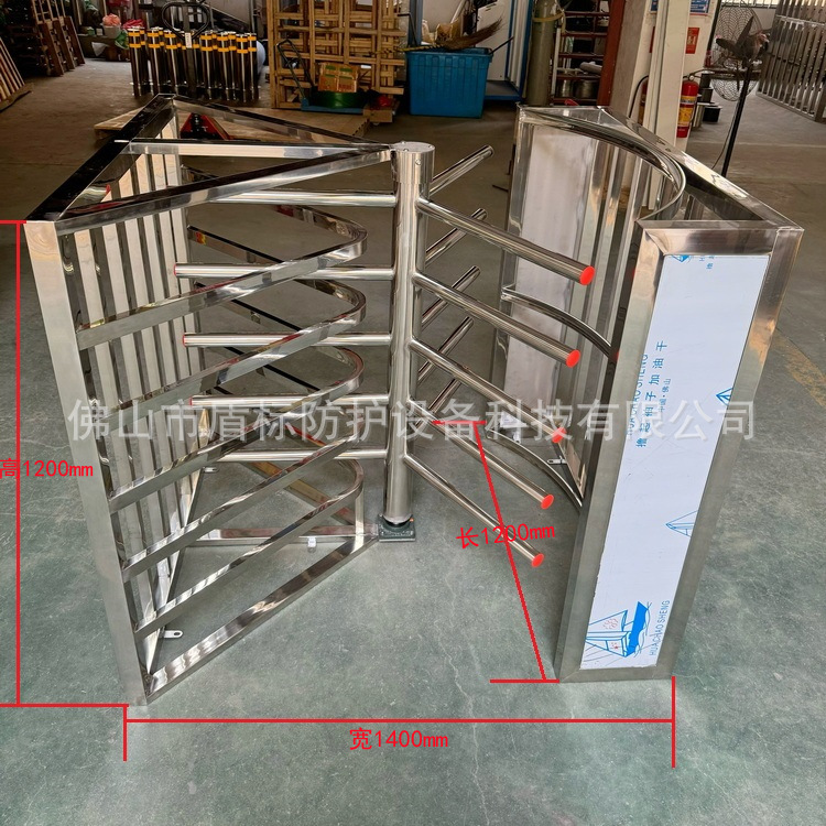 不锈钢手动滚闸门,饲料工厂入口只进不出旋转半高门,成品单项转闸