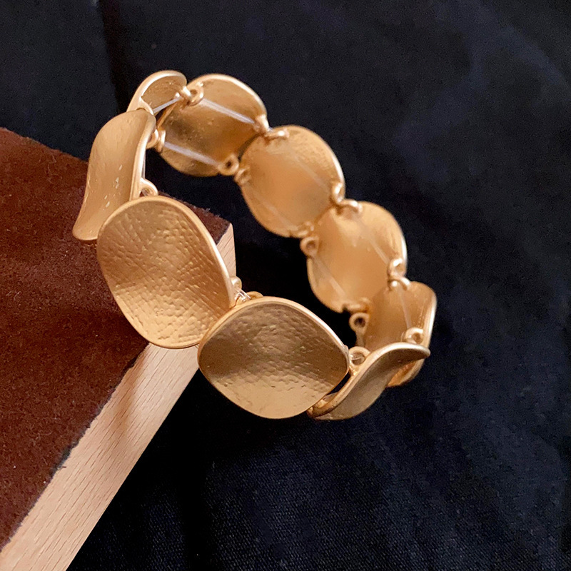 欧米のクロスボーダーにジルコンを入れて、ブレスレットを開けます。