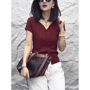 һ�����l�W؛�߶˰��tɫ���s�@�ݶ�������Ů2026�ٴ��ļ�ɫС��