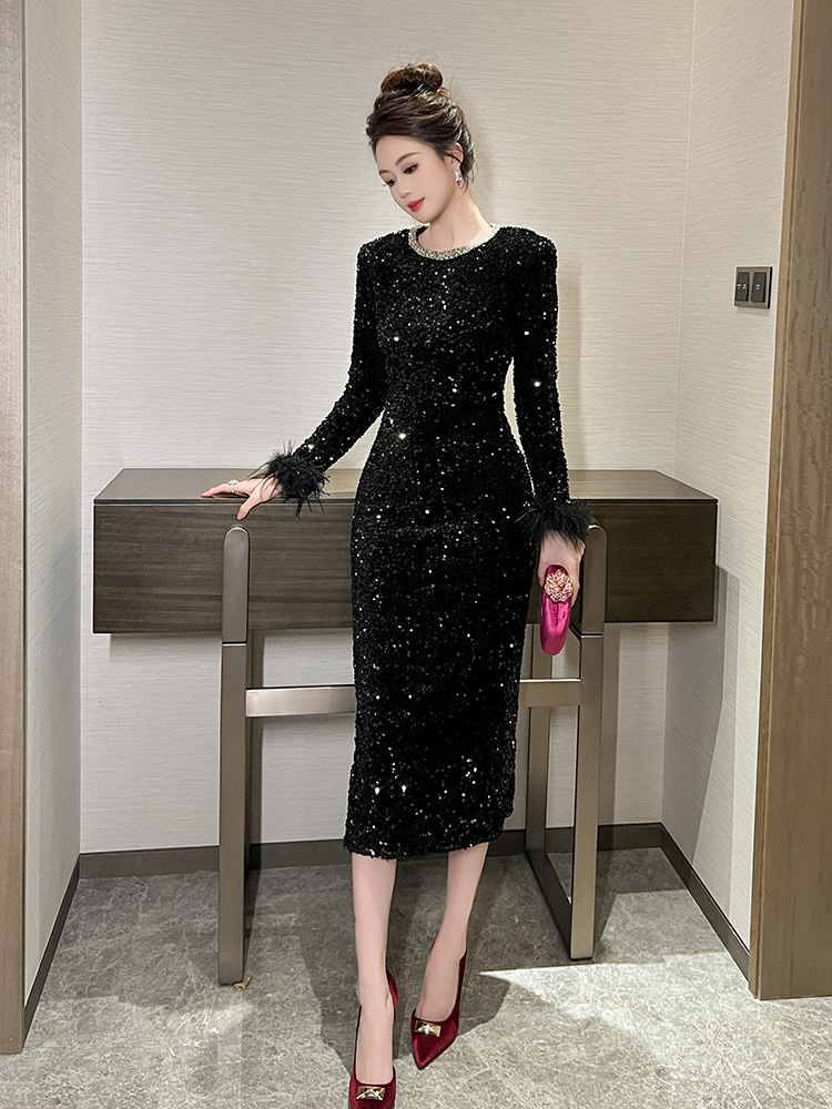 Đầm ôm body nữ phong cách Pháp đính kim cương giả cổ tròn — nâu