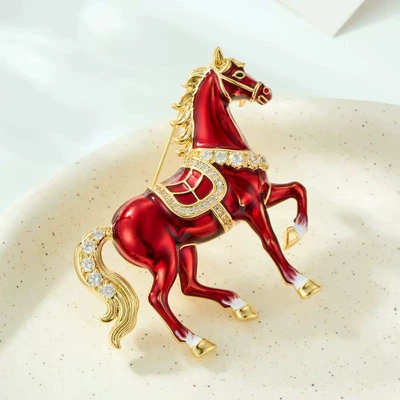 Enamel Red and White Horse: Yaxa sancaqları