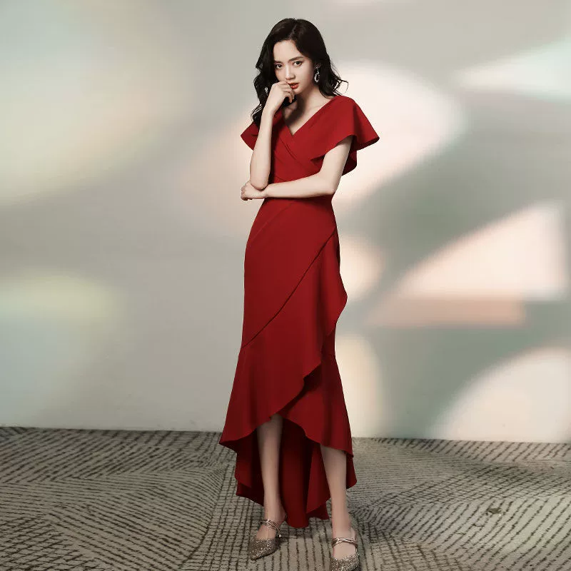 Red evening dress, V-neckline, "fish tail" cut