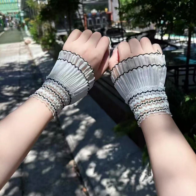 Pleated Double-Layer Lace Wrist Manicure Photography Props Korean Style Sleeves Cuff Decorative Sweater Lace Fake Sleeves for Women Pleated Double-Layer Lace Wrist Manicure Photography Props Korean Style Sleeves Cuff Decorative Sweater Lace Fake Sleeves for Women