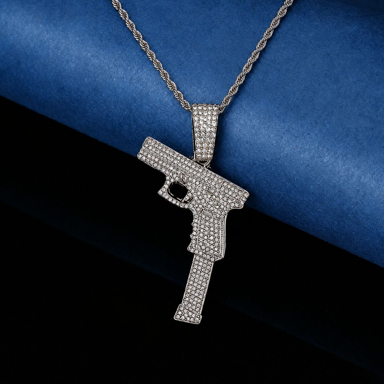 Colgante de ametralladora UZI de hombre punk pop