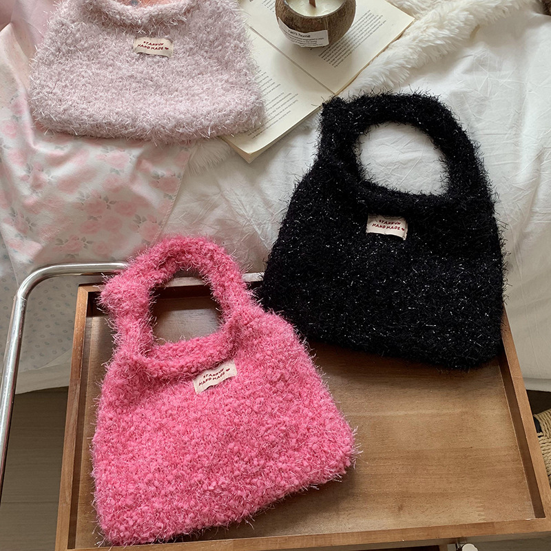 Bolso de mano de punto 2025, otoño y invierno nuevo color sólido versátil bolso de peluche suave, bolso de hombro, bolso de mano