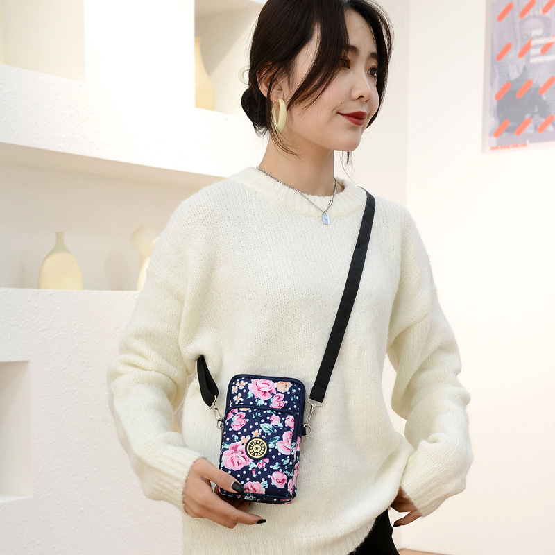 Bolsa de puesto 2021 nueva bolsa de teléfono móvil crossbody bolso de mujer halter teléfono móvil cambio vertical bolsa de brazo corriente