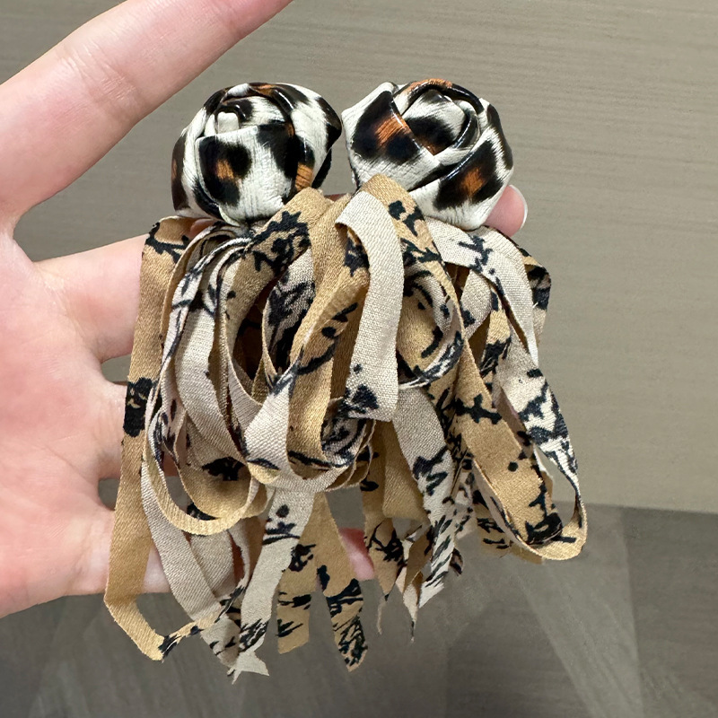 ins风超仙绝美气质通勤百搭耳饰高级感洋气独特夸张个性新款配饰|undefined