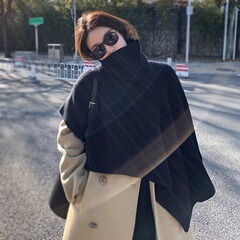 秋冬の頭の保温のマントのニットの女性のマントの厚い新型の不規則なマントの高い襟のネットの赤外線はマフラーを掛けます