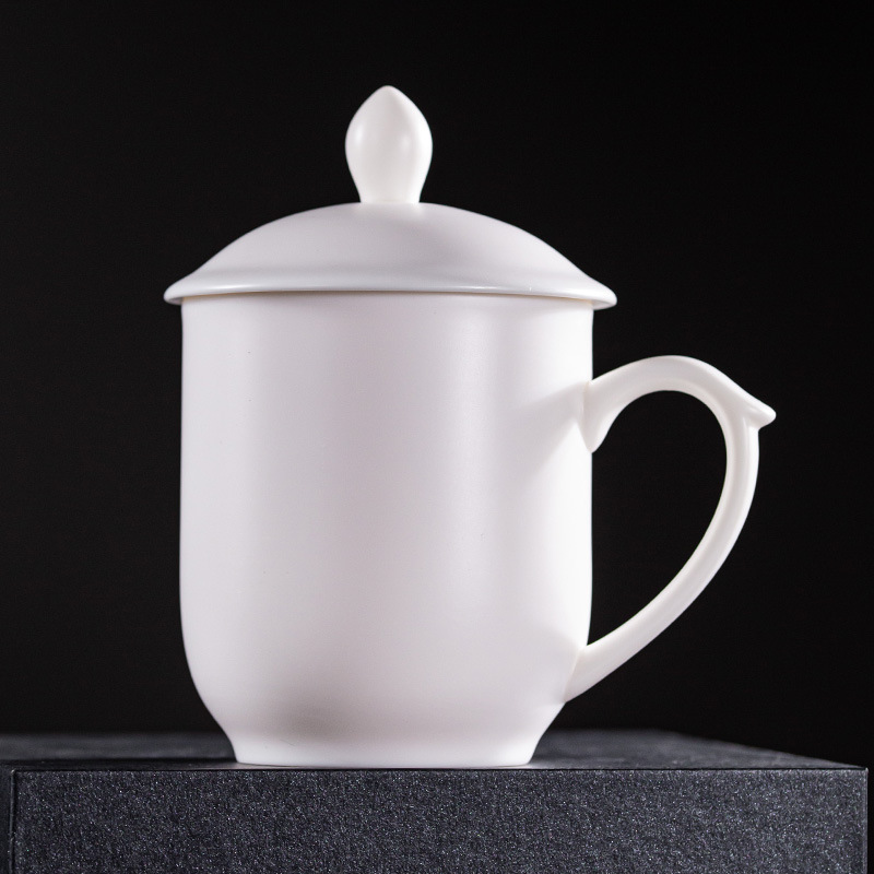 Winjiang en relieve de porcelana blanca Oficina Taza de cerámica con tapa Presidente taza de agua Aniversario de negocios taza de té Dehua