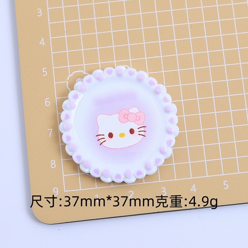 レースのニャンコのお皿が可愛いです。|undefined