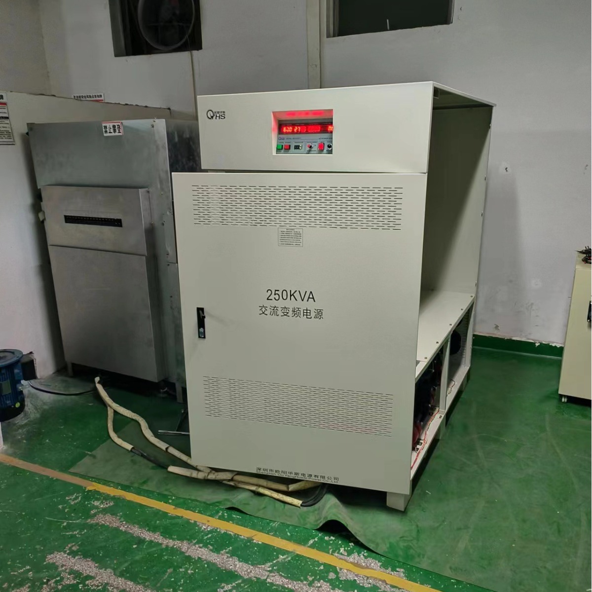 ŷ����˹����250KVA��Ƶ��Դ���������ܿڣ����480V 60HZ