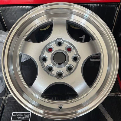 Realm 14/15/16/ 17inch Wheel Hubs, Hub - 15x7j-silver-car-side-s1