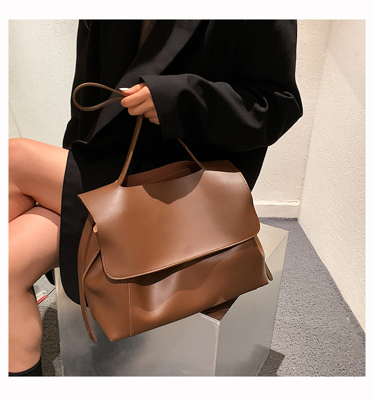 Autumn And Winter 2021 New Large-capacity One-shoulder Handbag Fashion New Trendy Tote Bag display picture 8