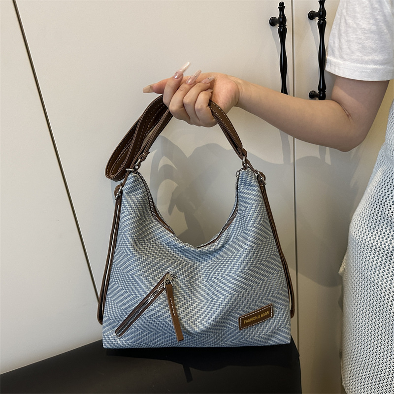 2025 New Fresh And Sweet Style Woven Texture Straw Fashion Ins Trend Women's Shoulder Crossbody Bag_voghion.com