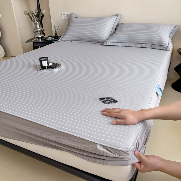 Stripes - gray fitted sheet