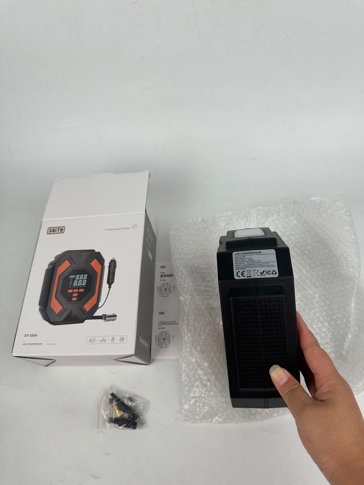 Digital Display Car Air Pump 12V Wired Portable Car Tire Pump with Led Emergency Light Air Pump