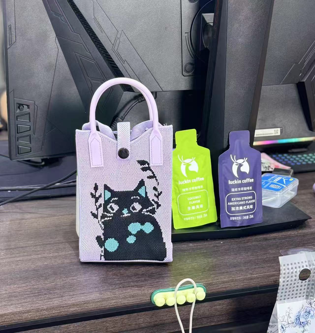 Morado. gato