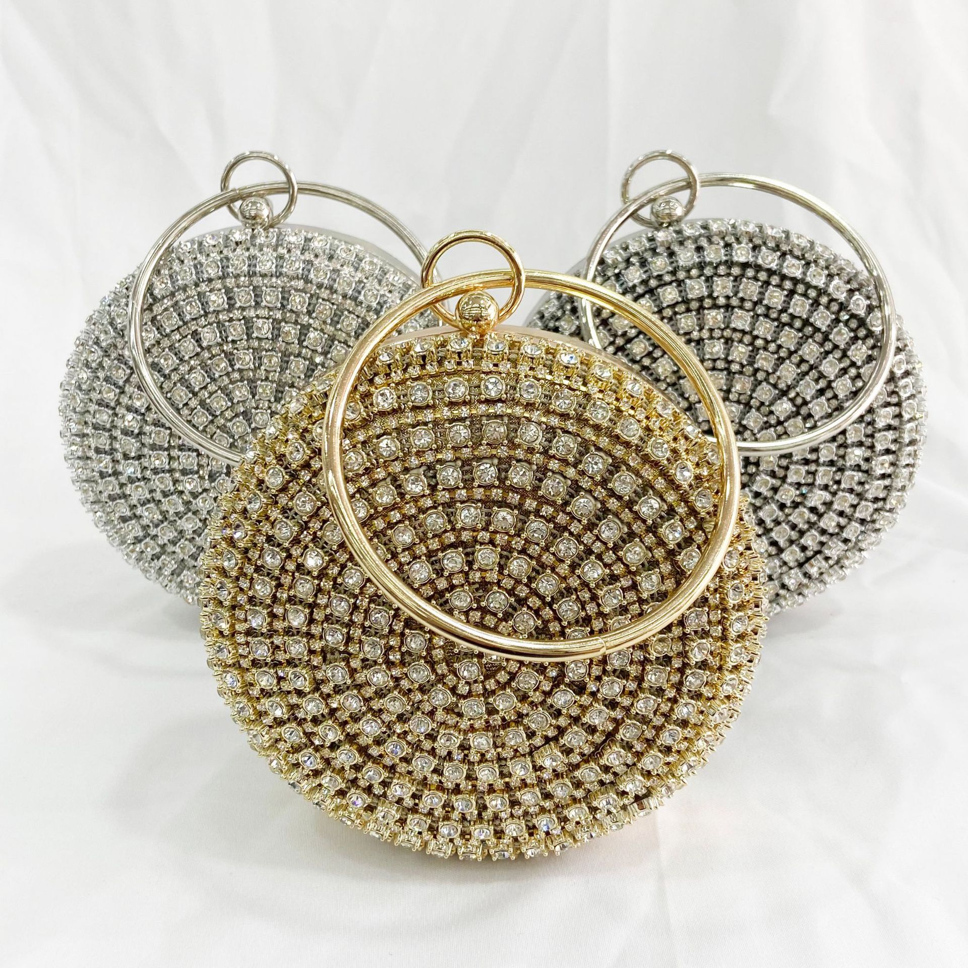Pochette da sera vintage con bracciale e strass per donna_voghion.com