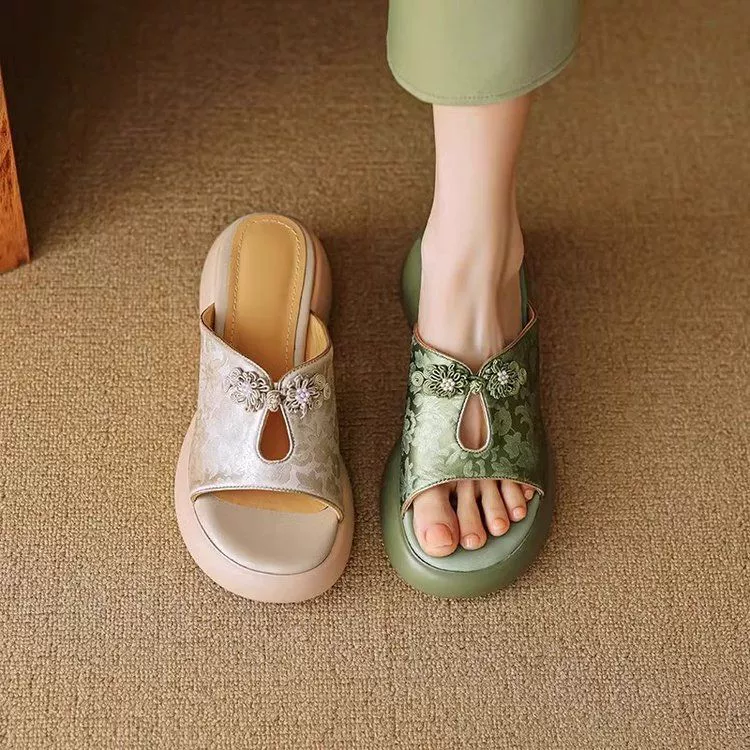 Верхняя одежда в стиле ретро, ​​полутапочки с носком на толстой подошве для женщин, мягкие кожаные ленивые зеленые сандалии, туфли на платформе с вышивкой и вырезами на толстом каблуке