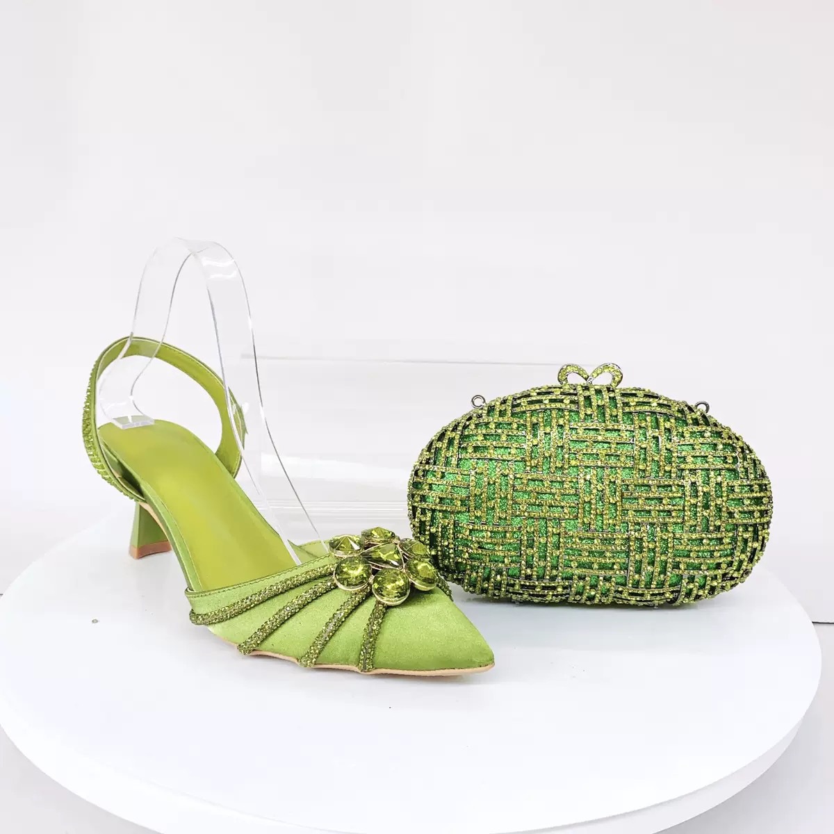 Eleganti sandali stiletto da donna con cristalli da cerimonia_voghion.com