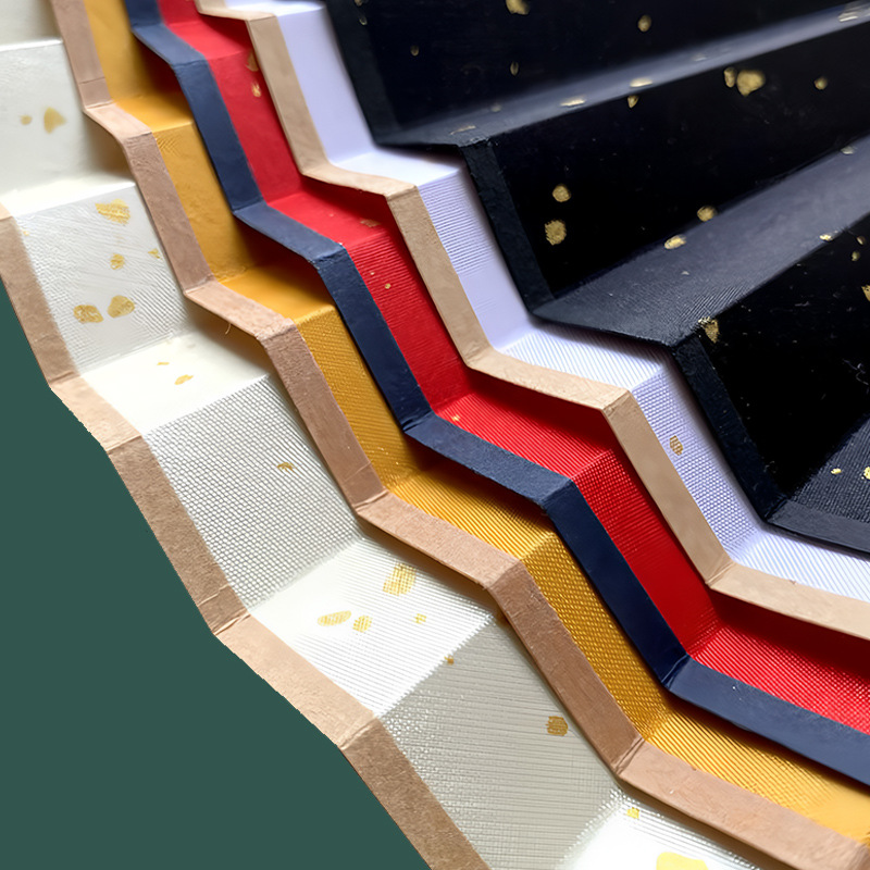 Impresión de logotipo de 10 pulgadas de tela de seda ventilador plegable personalizado estilo chino inscripción de tela de seda roja y negra ventilador de tela de seda en blanco al por mayor