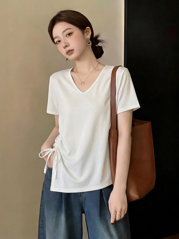 Áo thun nữ cổ V tay ngắn phom suông có dây rút eo — màu đen