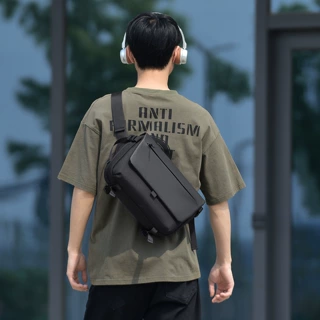 男款便携式磁吸扣机能骑行斜挎包男士胸包大容量通勤休闲单肩挎包