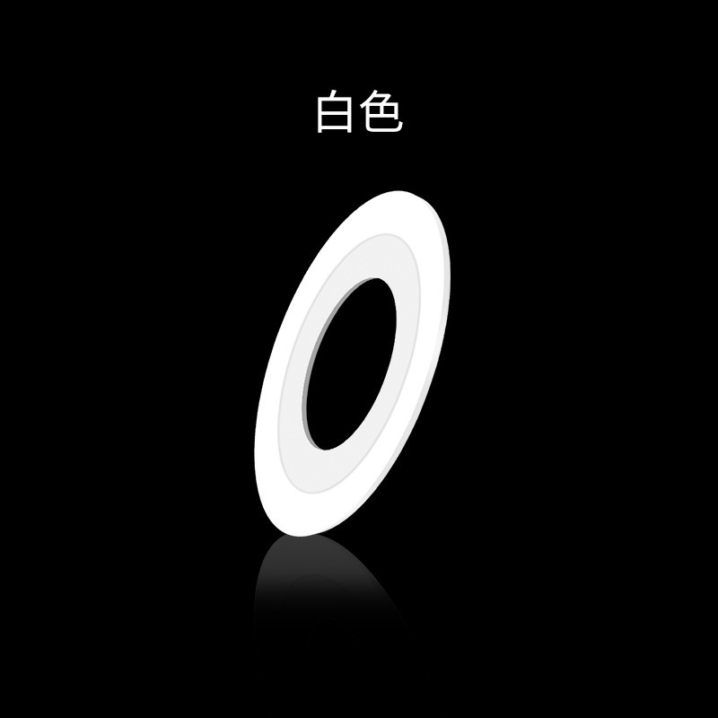 ネイルラメの爪にネイルラメの笑顔の線のレーザーの線を貼ってゴムの爪に30色の1mmのネイルアクセサリーを貼ります。|undefined