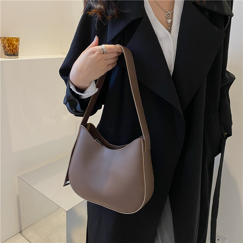 Bolso de color sólido para mujeres 2023 nueva moda coreana popular este otoño y invierno en un nuevo bolso de hombro bolso axilar