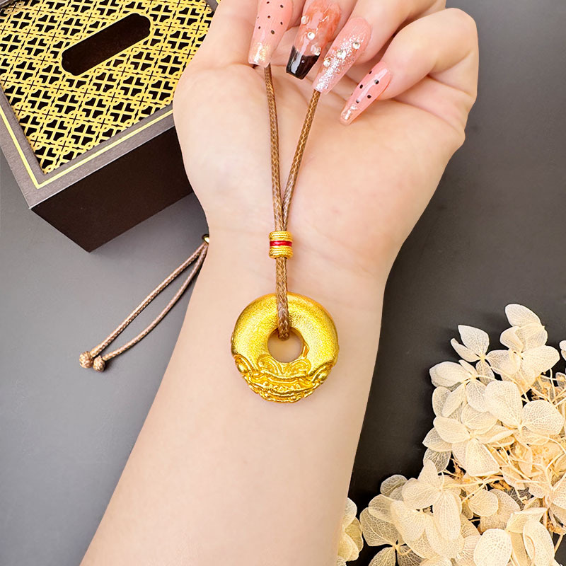 Sha Jinxiang Yunxiang Ping An hebilla collar de tendencia nacional de moda femenina universal alta sensación de joyería retrógrada rica al por mayor