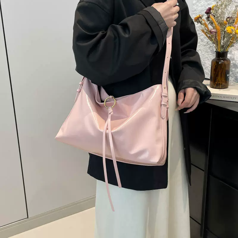 新款时尚休闲大容量亮面bags跨境南风高级感清新小众潮单肩斜挎包