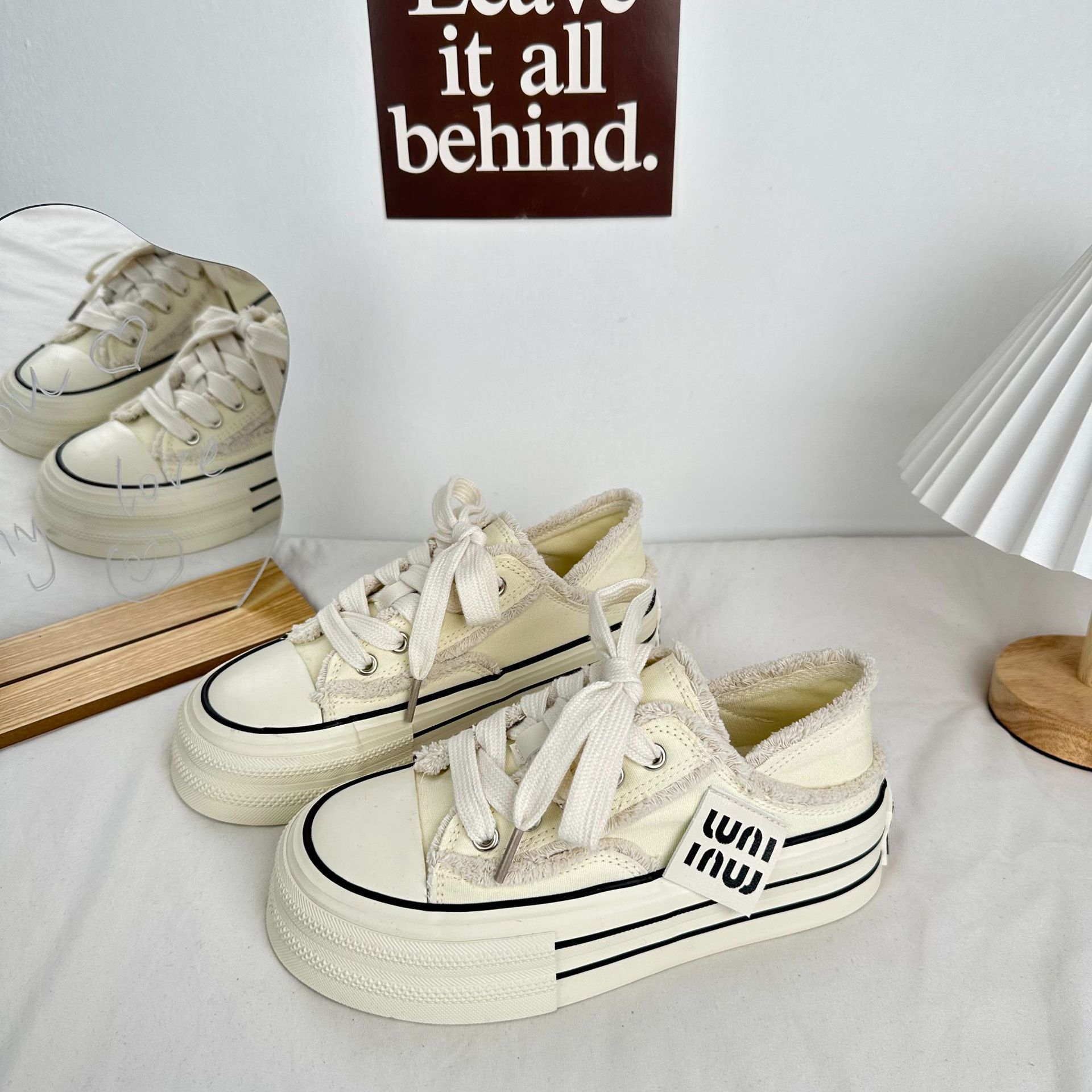 Longwave de fondo grueso de verano bajo nuevo zapato de lona para mujeres 2024 estudiantes transpirables aumentan el pie medio soporte zapatos blancos para mujeres