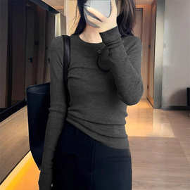 2025秋冬新款圆领针织长袖女高级感修身内搭正肩女