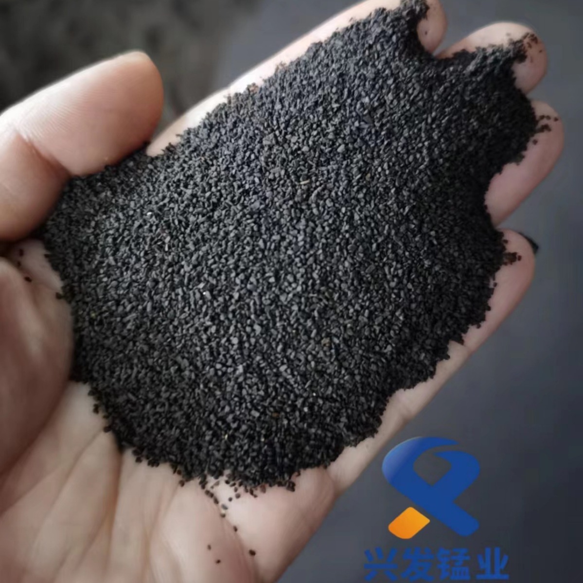 锰砂滤料 生产厂家 水处理除锰除铁 滤池滤罐爆气使用 粒径1-2mm