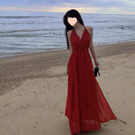 西北新疆旅游穿搭长裙出片衣服拍照吊带裙沙漠红色裙子连衣裙