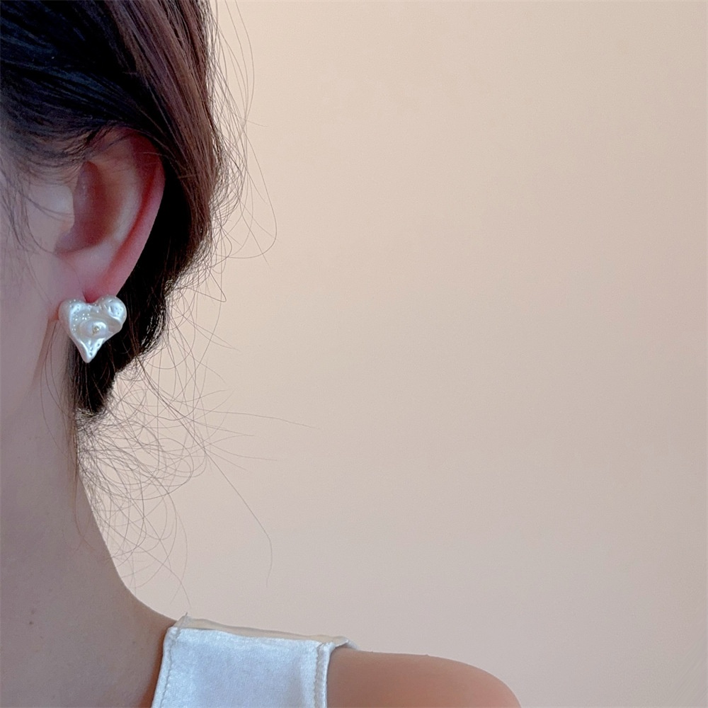 1 Pair Elegant Sweet Heart Shape Plating Copper Freshwater Pearl Ear Studs display picture 1