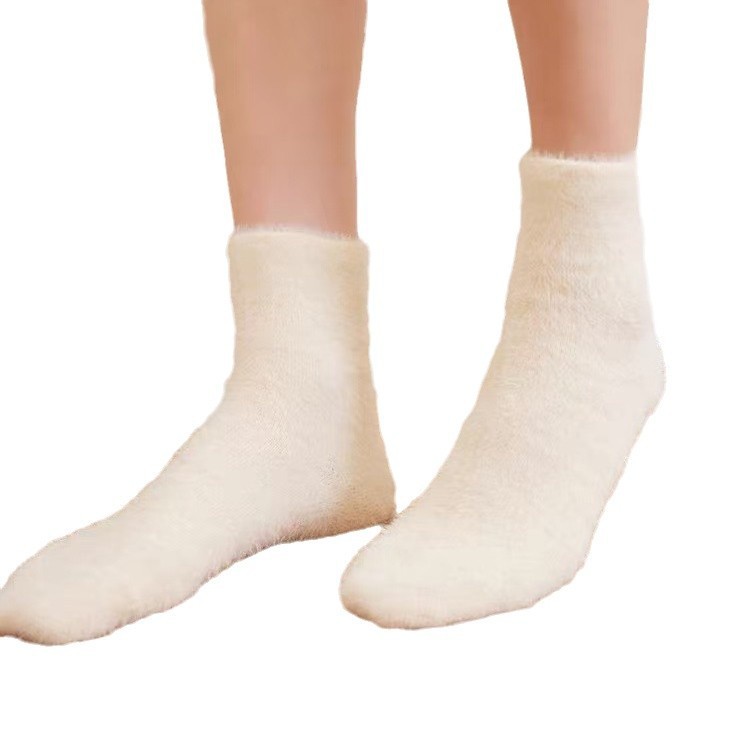 秋冬には靴下の女性ミンクのベルベットの中筒靴下に毛が厚くて柔らかい白い月子靴下の保温毛羽靴下がついている|undefined