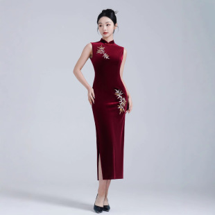 Velvet cheongsam 2025 new wine red happy mother cheongsam. Toast Clothing