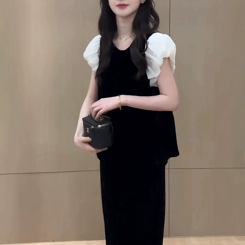 French-Style Light Luxury Silk Velvet Patchwork Silk Organza Puff Sleeve Top with Round Neck Design at the Hem