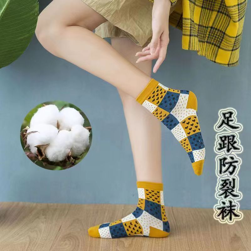 Anti-crack socks for children spring and autumn and winter ins tide all-match heel heel type foot dry foot crack plaid mid-tube foot crack socks Anti-crack socks for children spring and autumn and winter ins tide all-match heel heel type foot dry foot crack plaid mid-tube foot crack socks