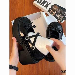 ���ߺ�׬�����СƤЬŮ2025�¿�＾��ϵjk�ָ��߸���ȹ�ӆ�Ь