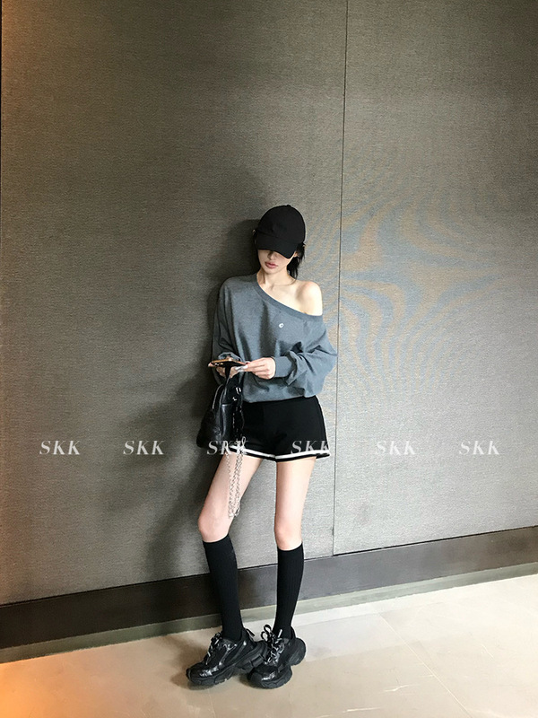 【露思同款】斜肩露肩小标宽松套头卫衣长袖慵懒松弛感上衣女夏秋|undefined