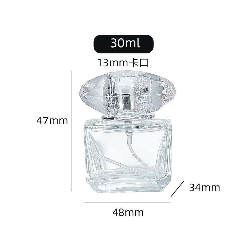 El fabricante vende botellas de perfume cuadradas al por mayor, presiona el spray y las botellas de vidrio transparente se dividen en botellas vacías de 30 - 100 ML.