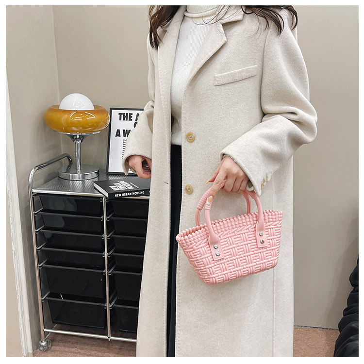 2025 New trendy and versatile crossbody mini vegetable basket jelly bag, fashionable hand-held woven bag, mini tote women's bag undefined