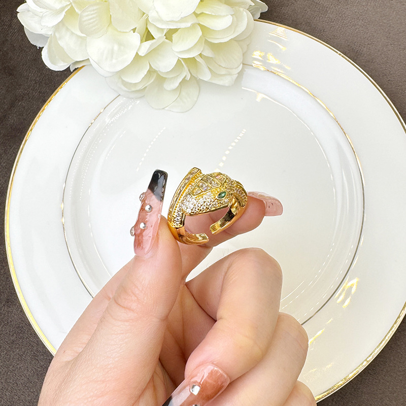 Anillo de oro antiguo de 18 quilates de galvanoplastia de oro de estilo europeo y americano, joyas de nicho para hombres y mujeres.