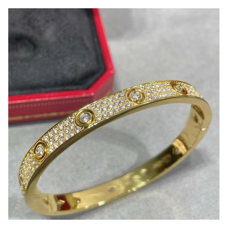 Yellow gold baby's breath with center diamond