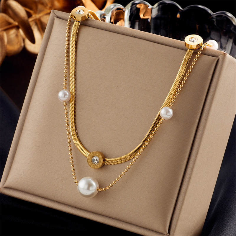 Ig Style Simple Style Geometric Titanium Steel Plating Inlay Artificial Pearls Rhinestones Shell Necklace display picture 2